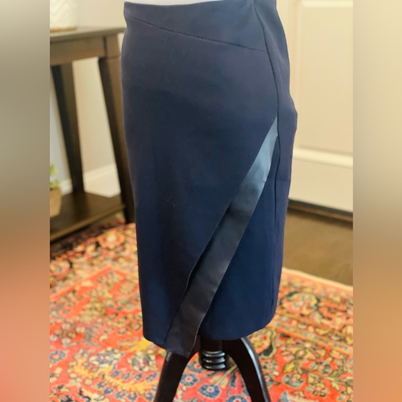 Bailey 44 Navy Astin Wrap Skirt- NWT - Picture 5 of 9